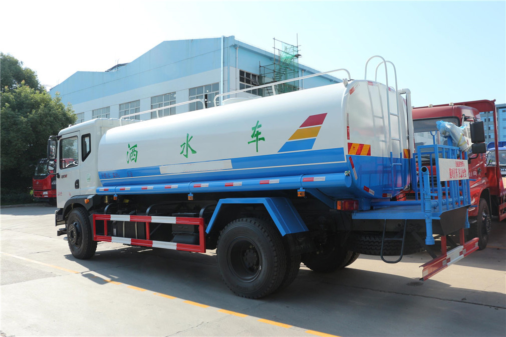 东风T3（12方）CLW5161GSST5型洒水车