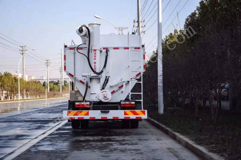 东风多利卡12方散装饲料运输车  