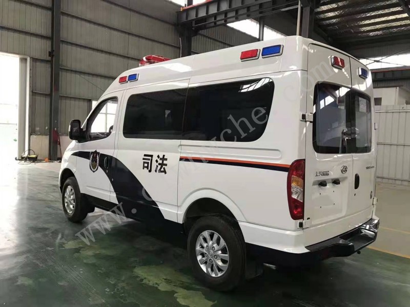 大通V80短轴转运型警用救护车